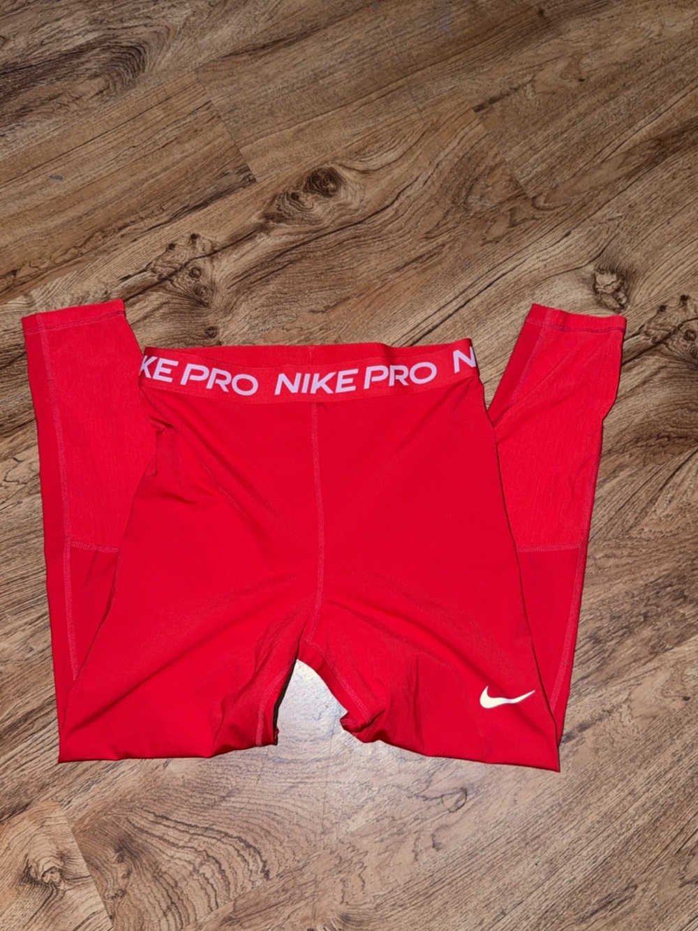 Nike Pro Red women’s